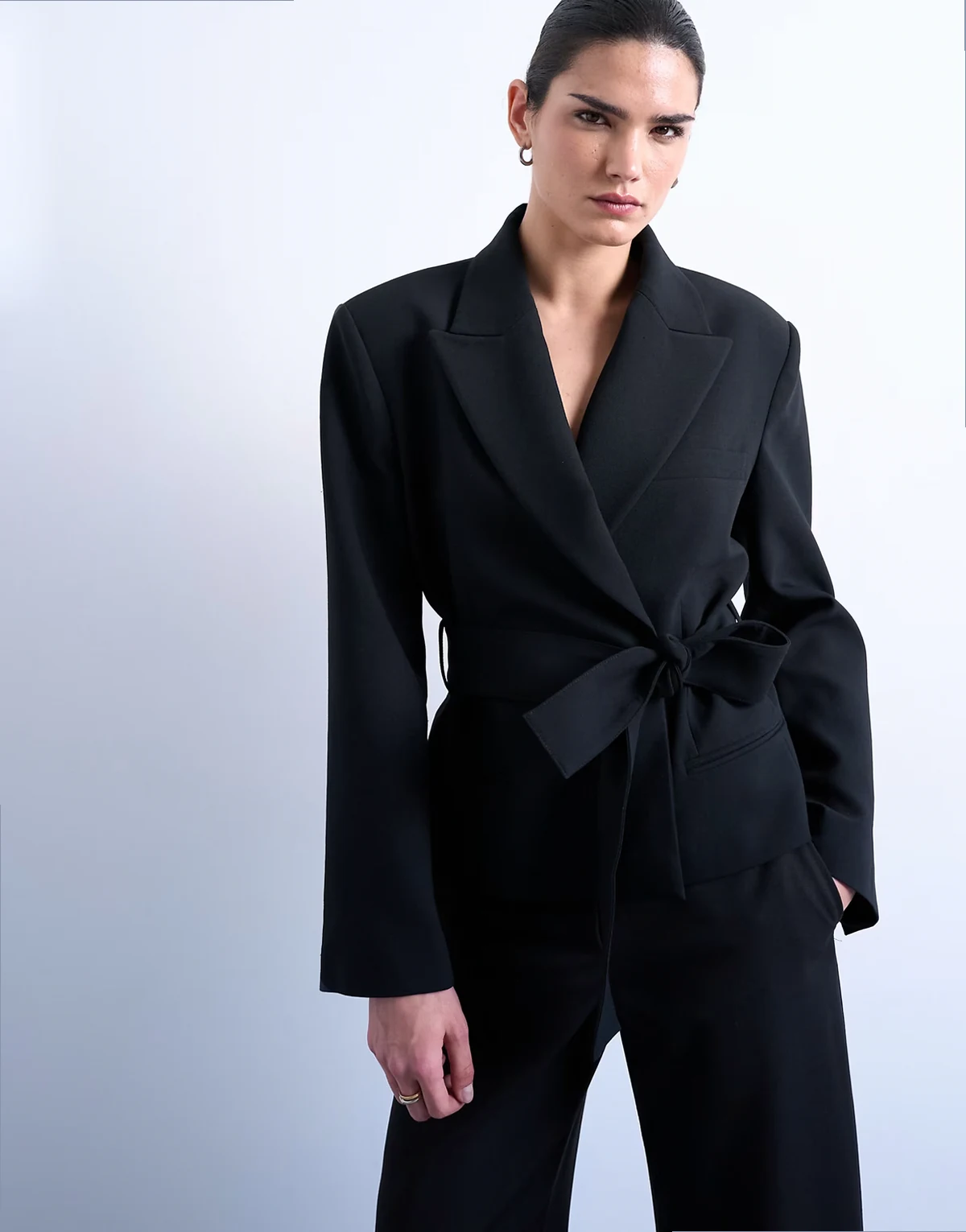 cropped belted boxy blazer in black