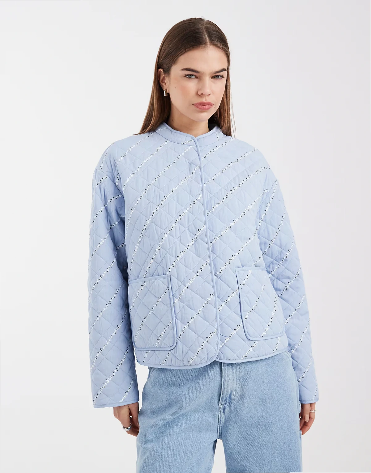 – Steppjacke in Blau geblümt