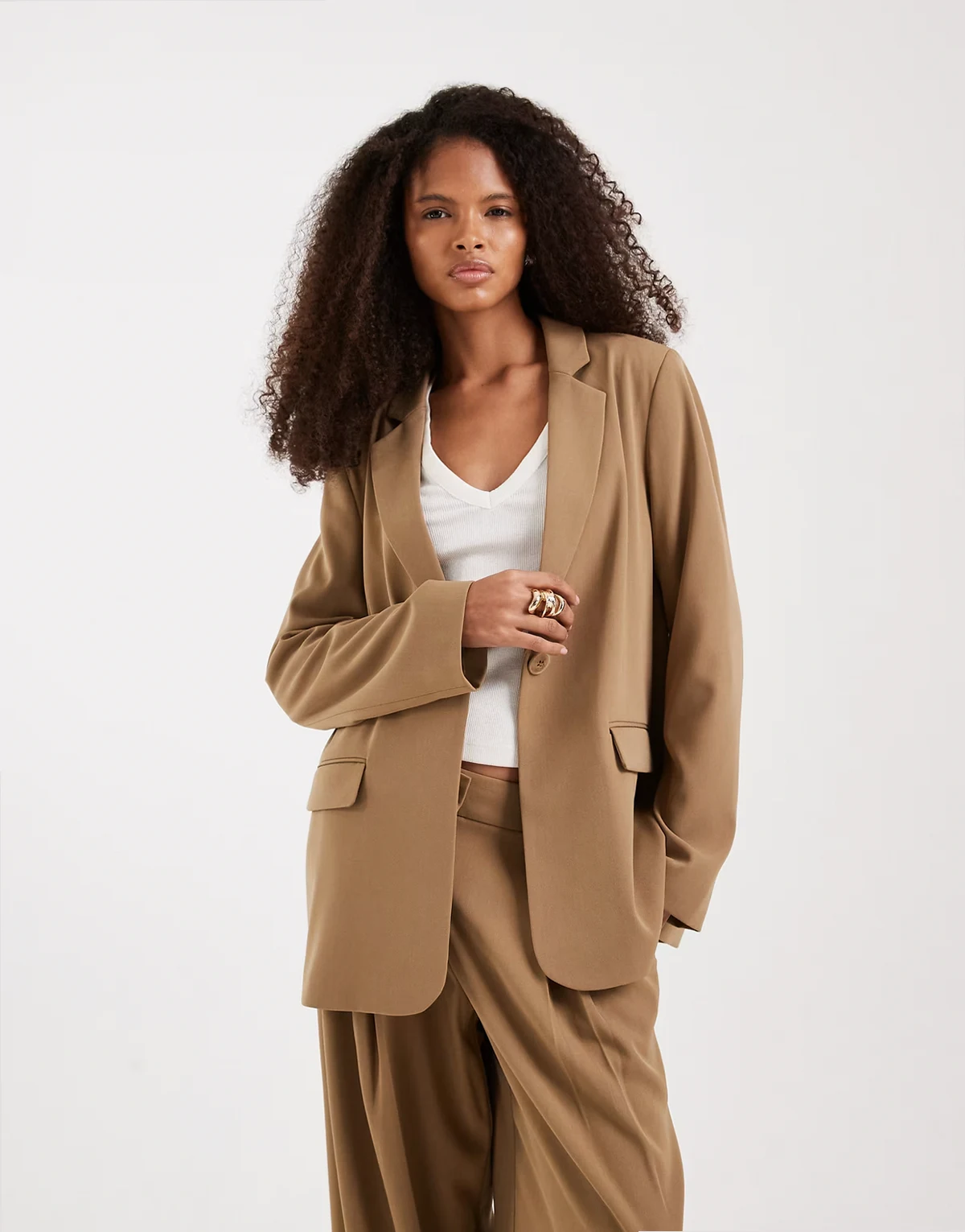 – Mix & Match – Locker geschnittener Blazer in Beige mit Rückenausschnitt-Detail, Kombiteil