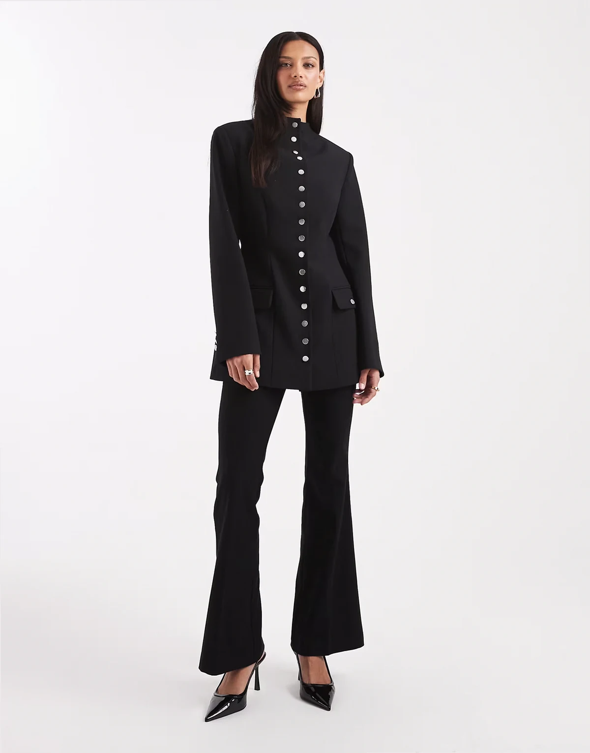 – Slim-Fit-Blazer in Schwarz mit Knöpfen