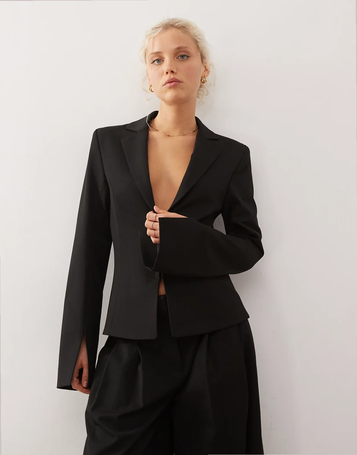 slim fit blazer in black