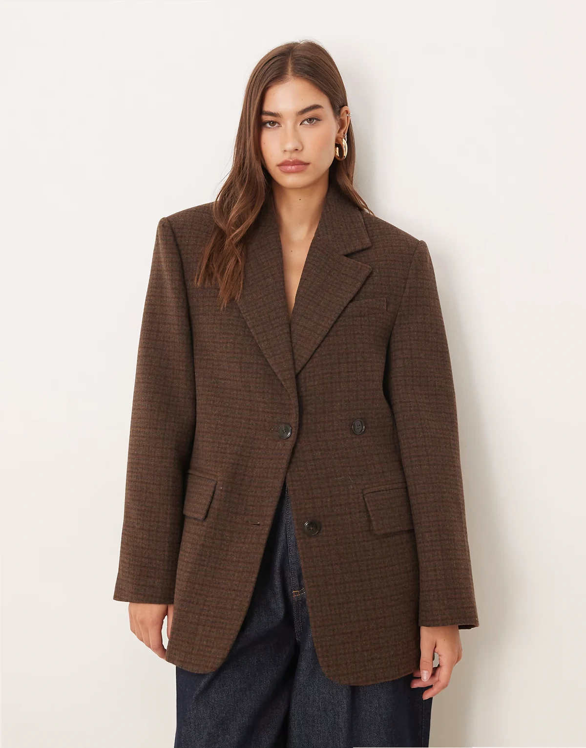 – Eleganter, angerauter Oversize-Blazer in kariertem Braun