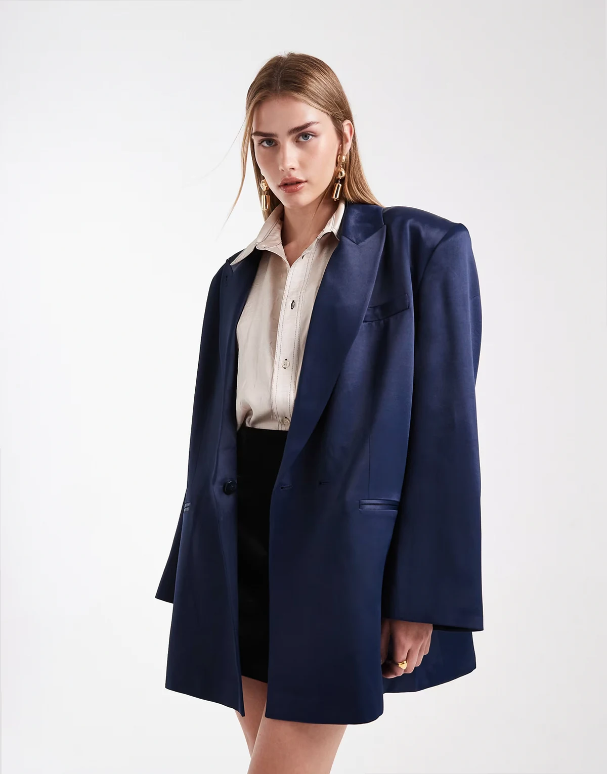 – Longline-Blazer aus Satin in Marineblau mit Oversize-Schnitt