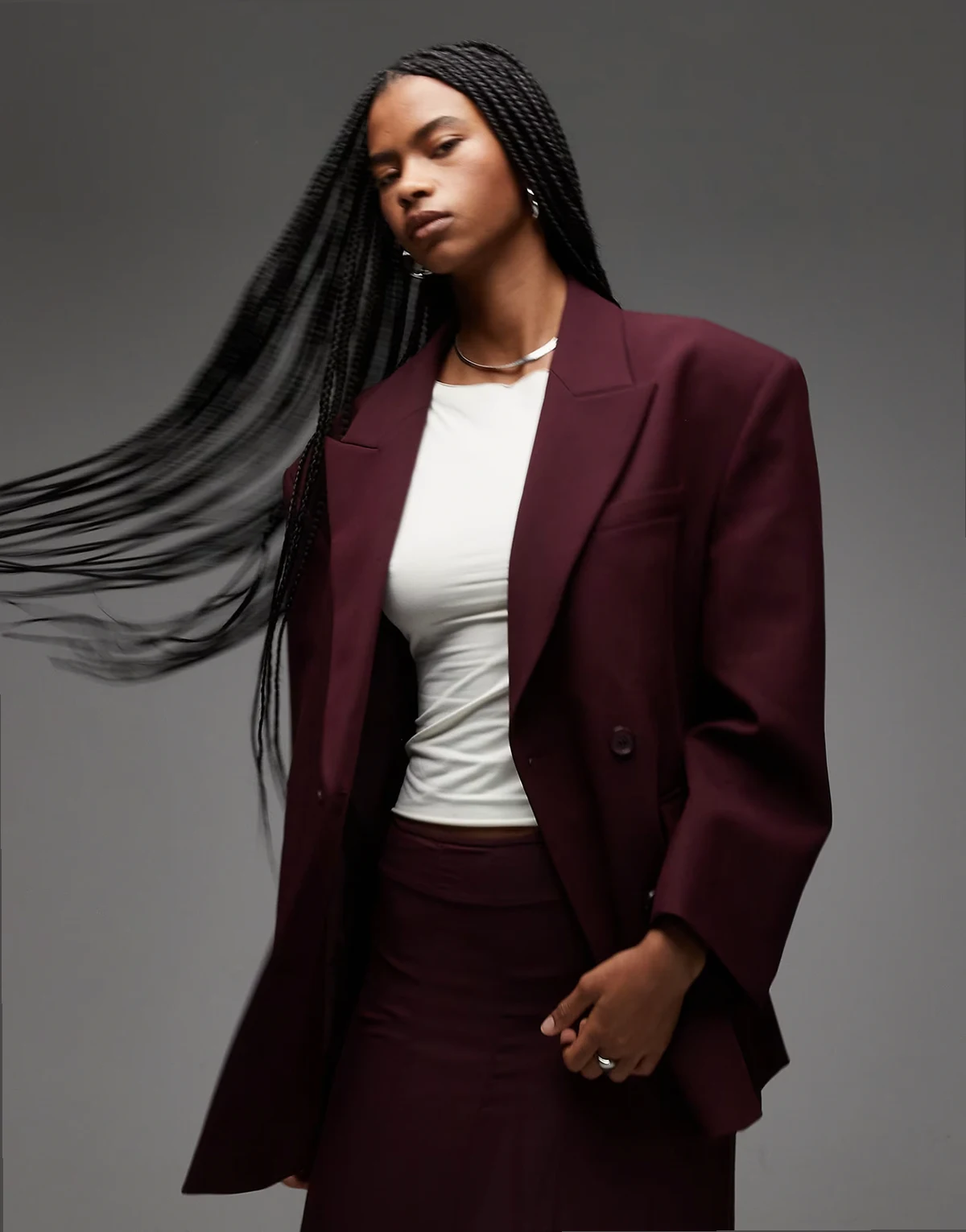 – Zweireihiger Oversize-Blazer in Pflaume