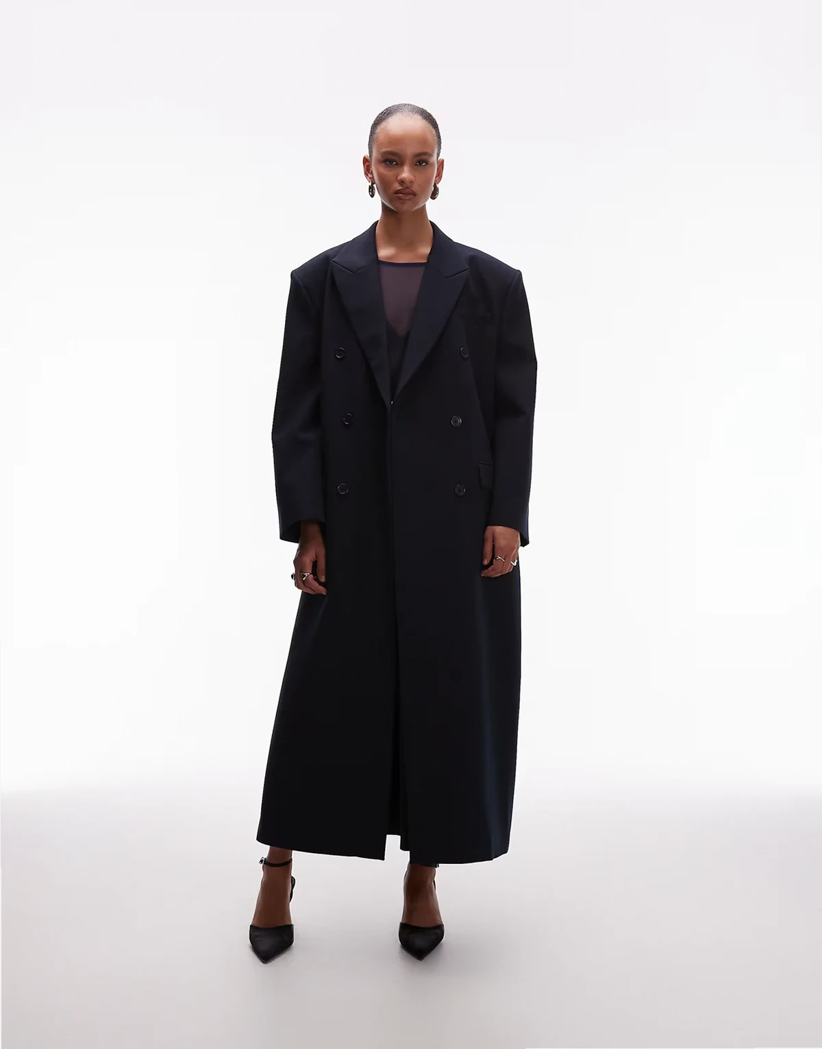 – Maskuliner Oversize-Maxiblazer in Marineblau