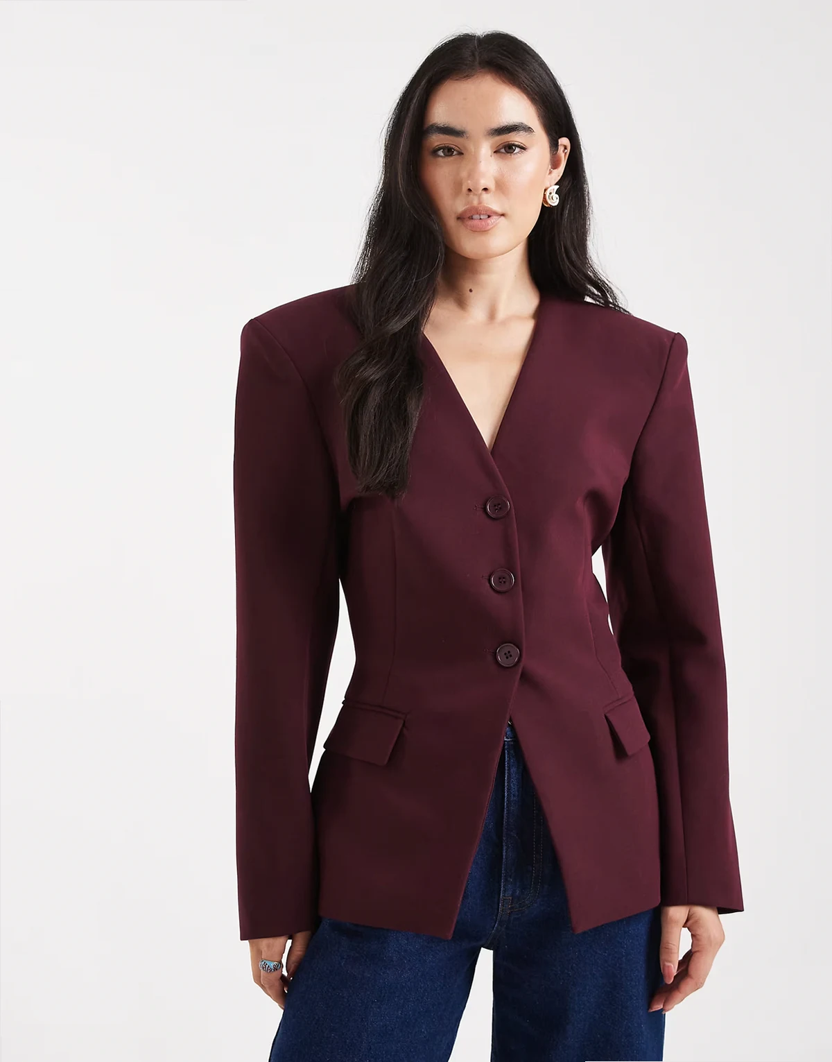 – Kragenloser Blazer in Pflaumenlila mit 3 Knöpfen und Raffung in der Taille