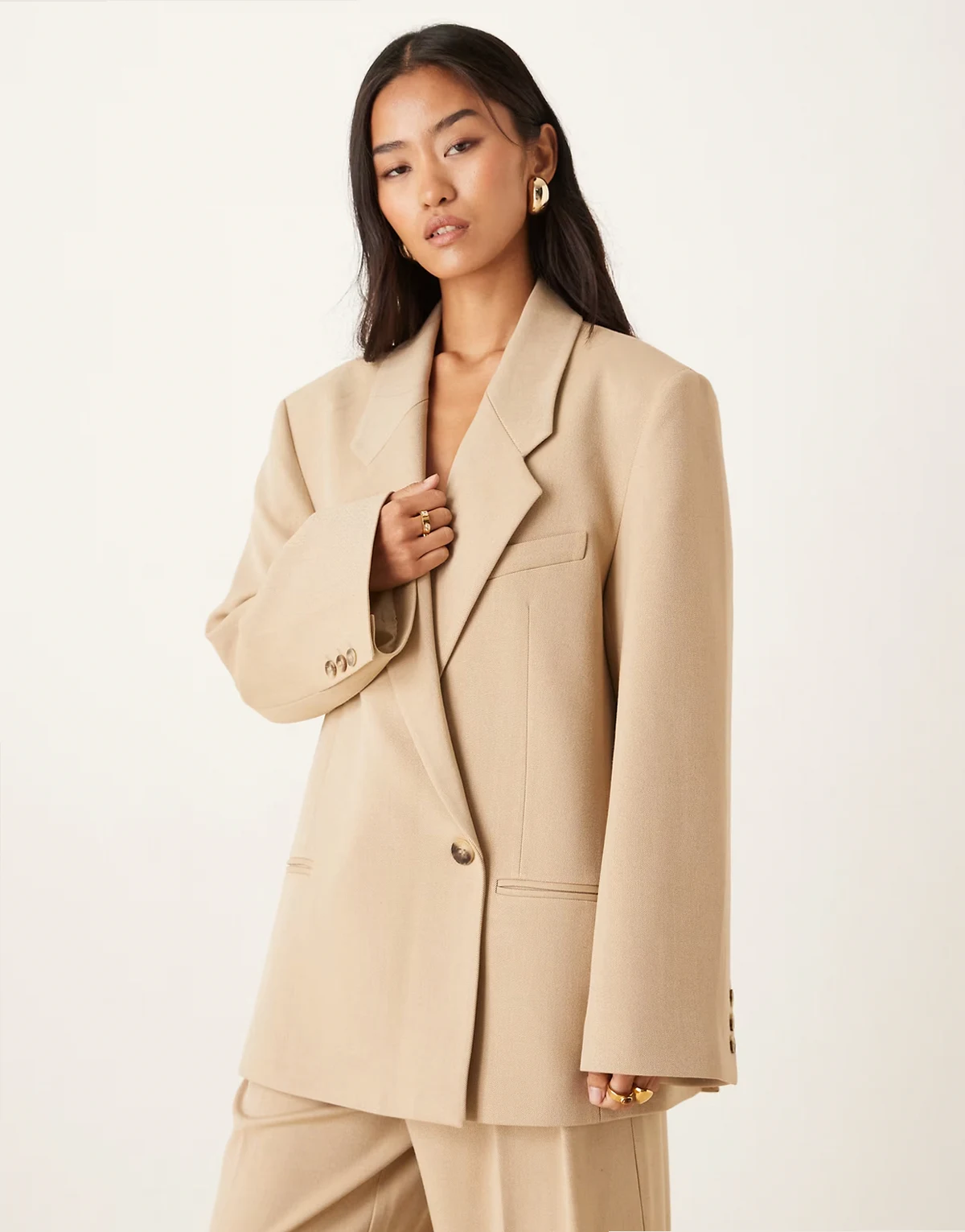 – Strukturierter Oversize-Blazer in Sand