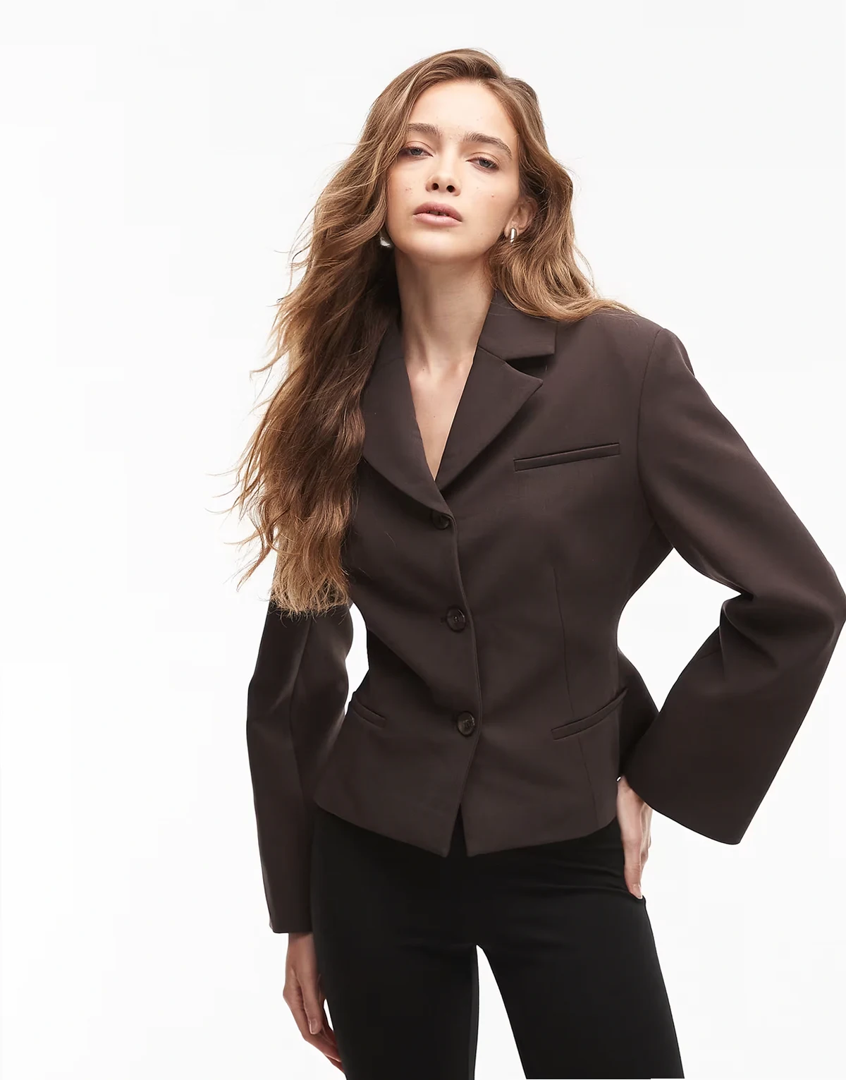 – Taillierter High-Break-Blazer in Braun