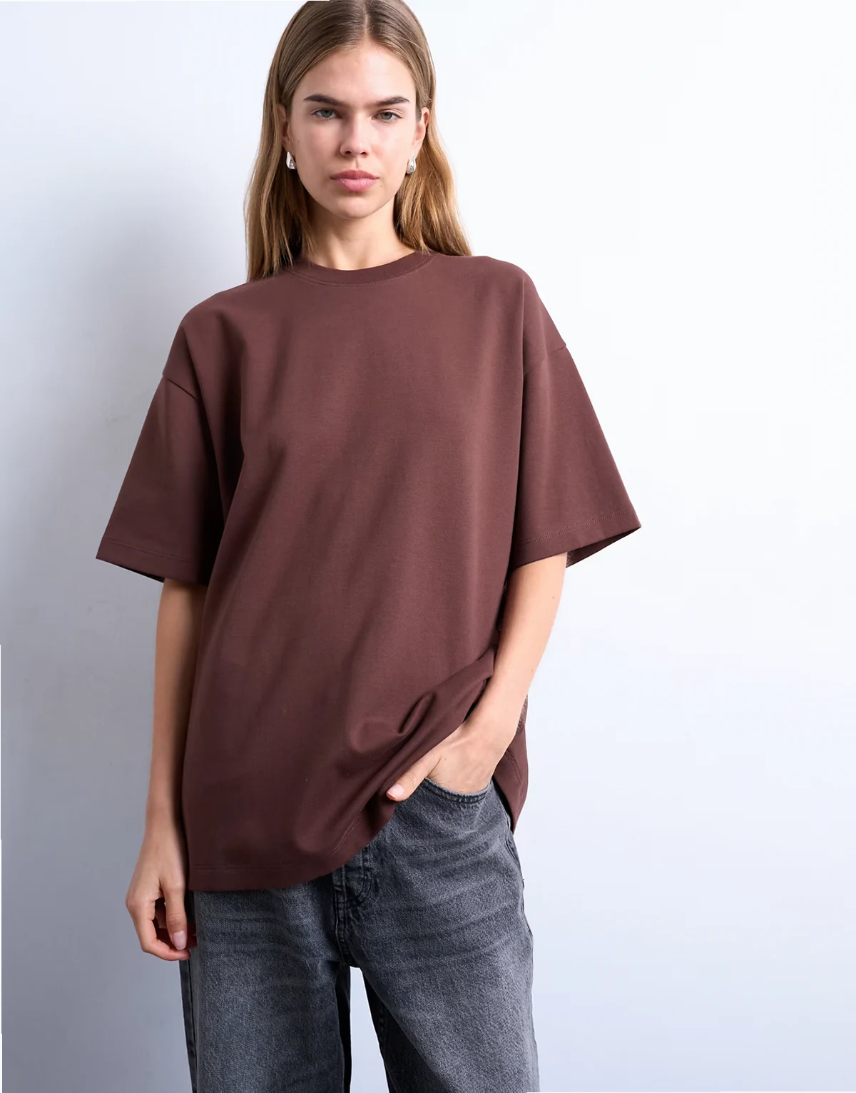 – Premium – Czekoladowa koszulka oversize