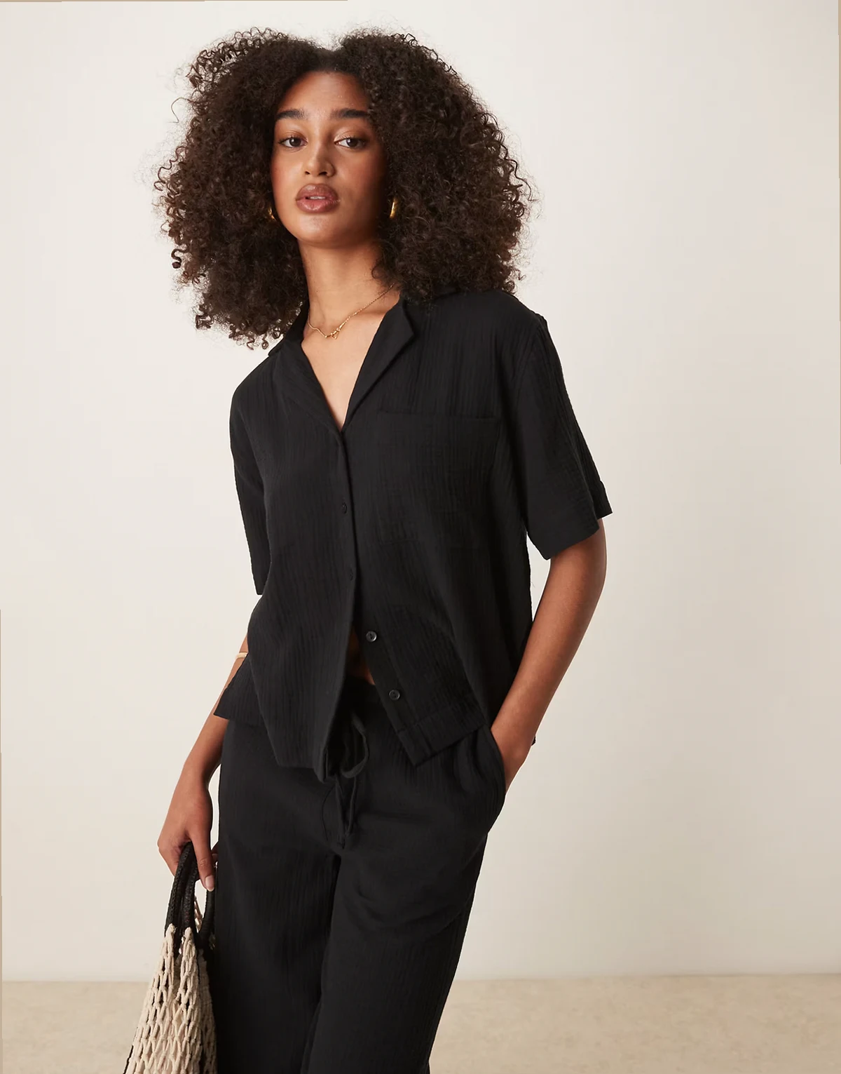 relaxed fit gauze short sleeve shirt in black - part of a set