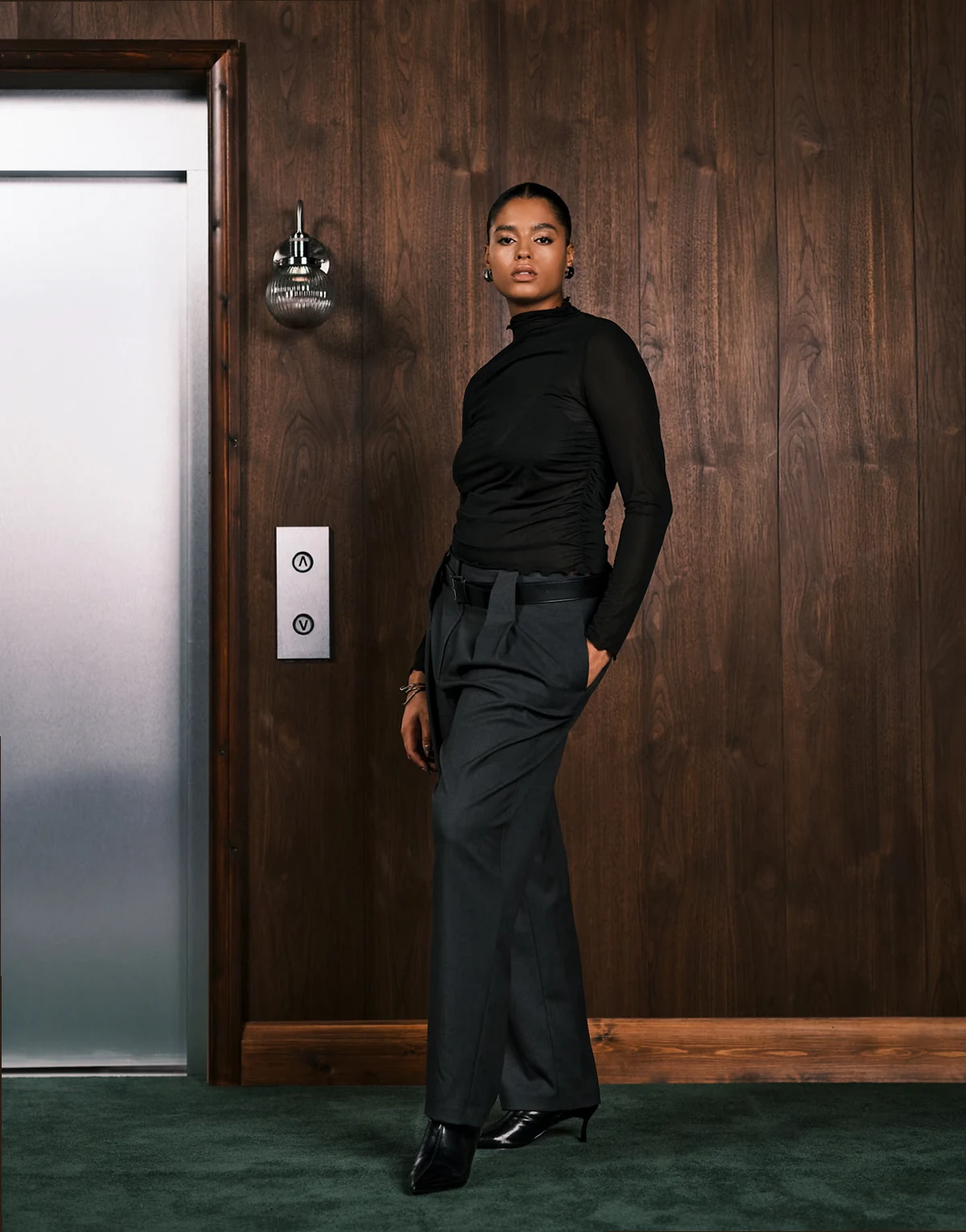 ASOS DESIGN Curve – Czarny lekko prześwitujący top siateczkowy z długimi rękawami i golfem