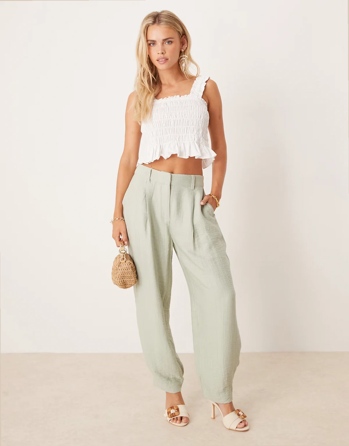 ASOS DESIGN Petite – Strukturierte Hose in Salbeigrün mit weitem Bein
