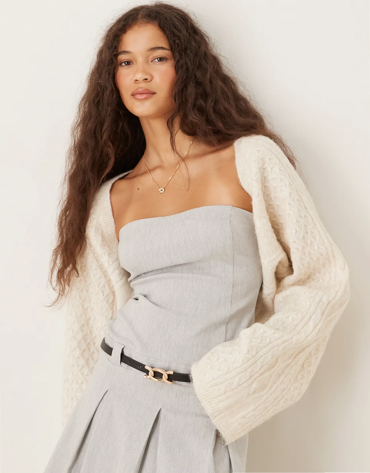 – Mix and Match – Oversize-Bolero in Elfenbein-Cremeweiß mit Zopfstrickmuster