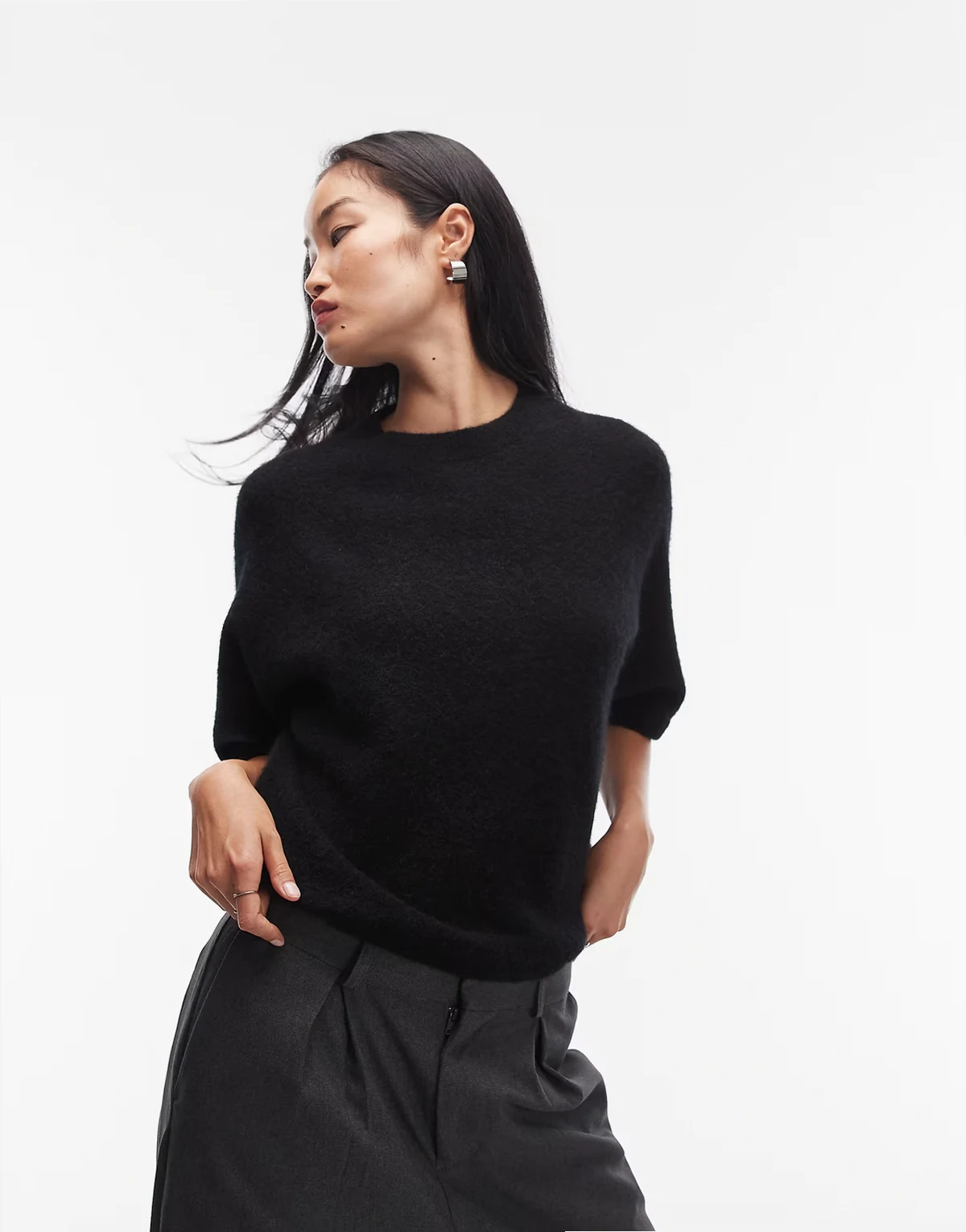 – Kurzärmliger Strickpullover aus Alpakawolle in Schwarz, exklusiv bei ASOS