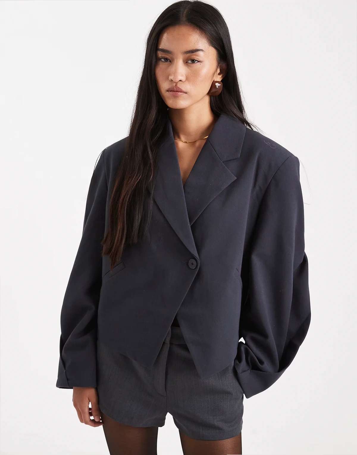 – Eleganter Cropped Blazer in Anthrazit mit asymmetrischem Schnitt