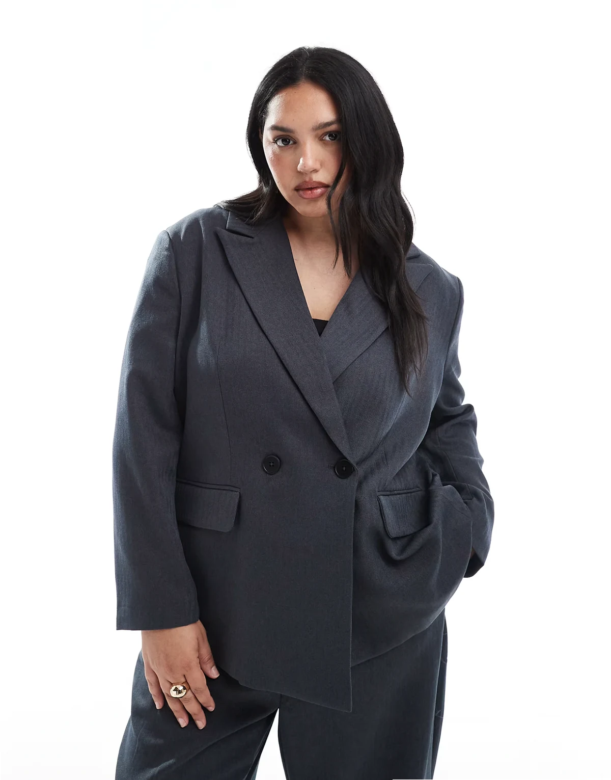 – Ciemnoszara melanżowa dopasowana marynarka w jodełkę, część zestawu