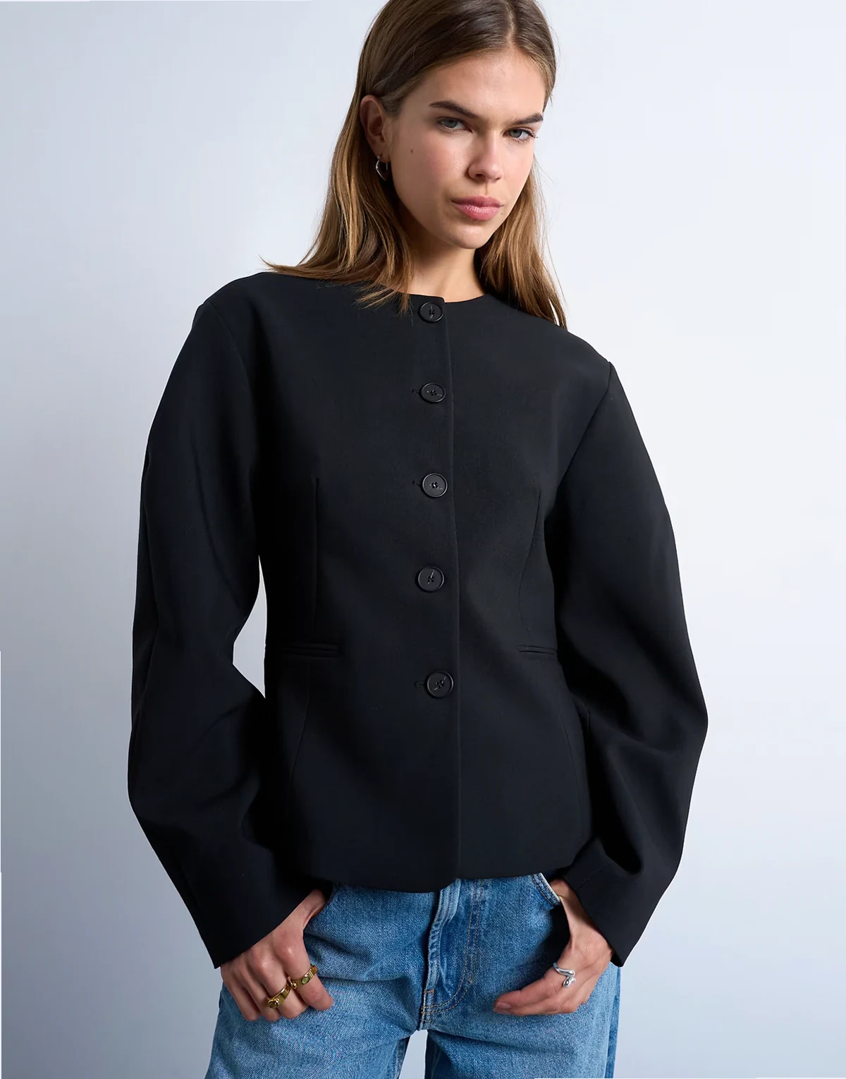 ovoid sleeve blazer top in black