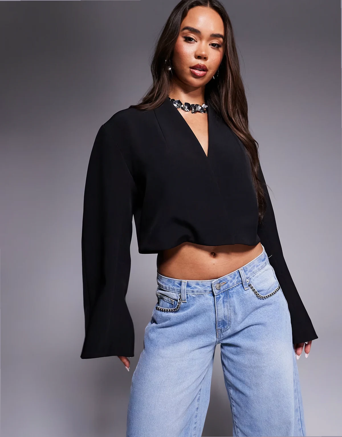 – Boxy-Fit-Blazer in Schwarz mit geformten Ärmeln