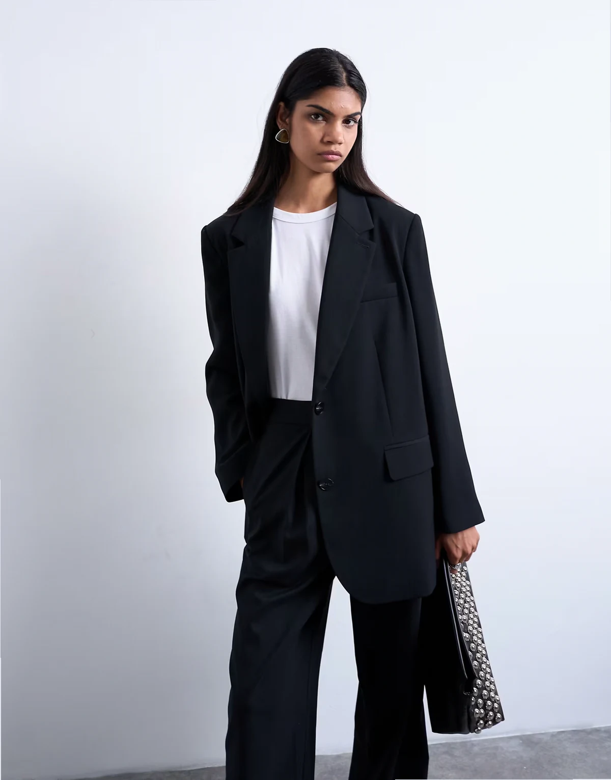 2 button relaxed fit blazer in black
