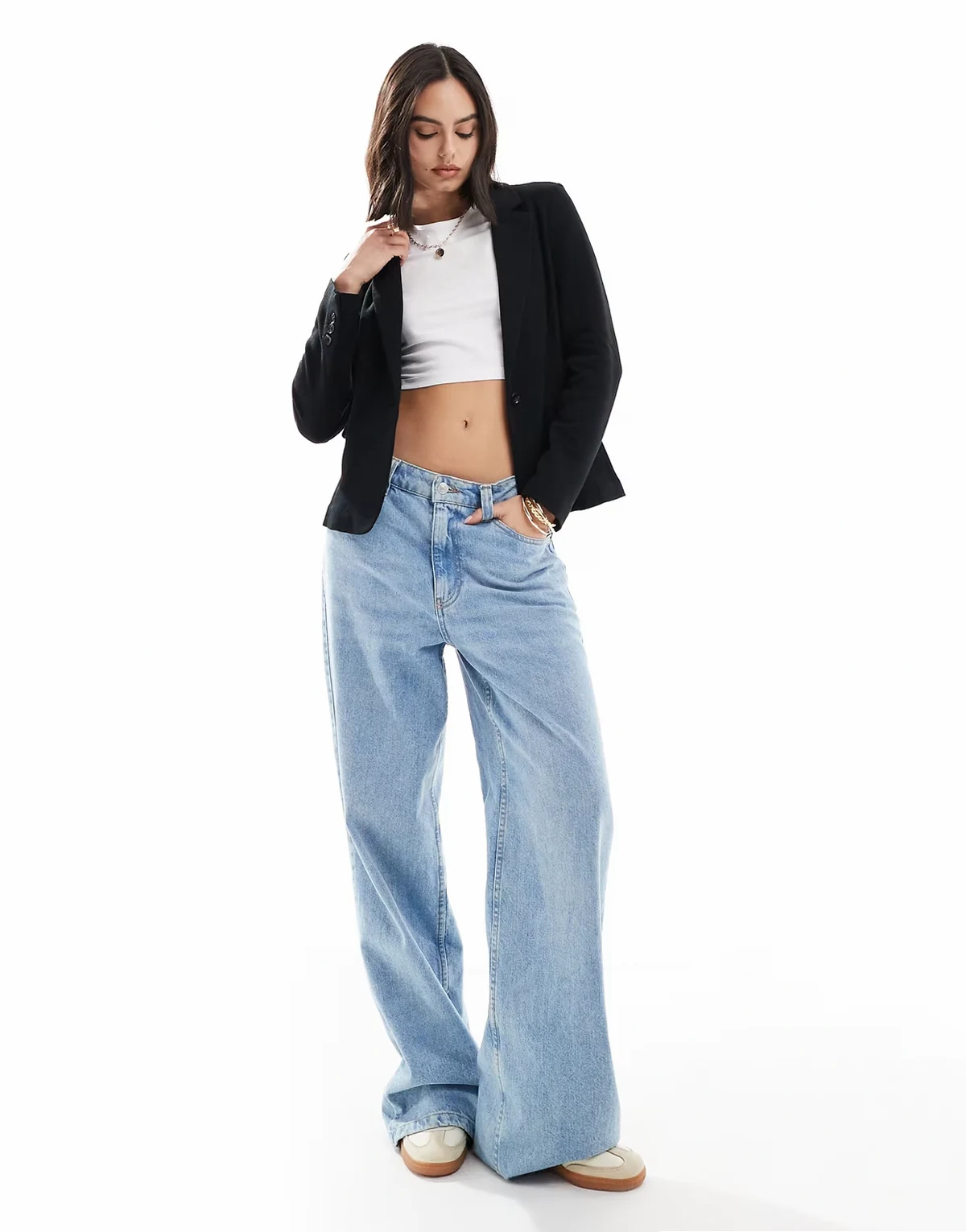 – Figurbetonter Jersey-Blazer in Schwarz