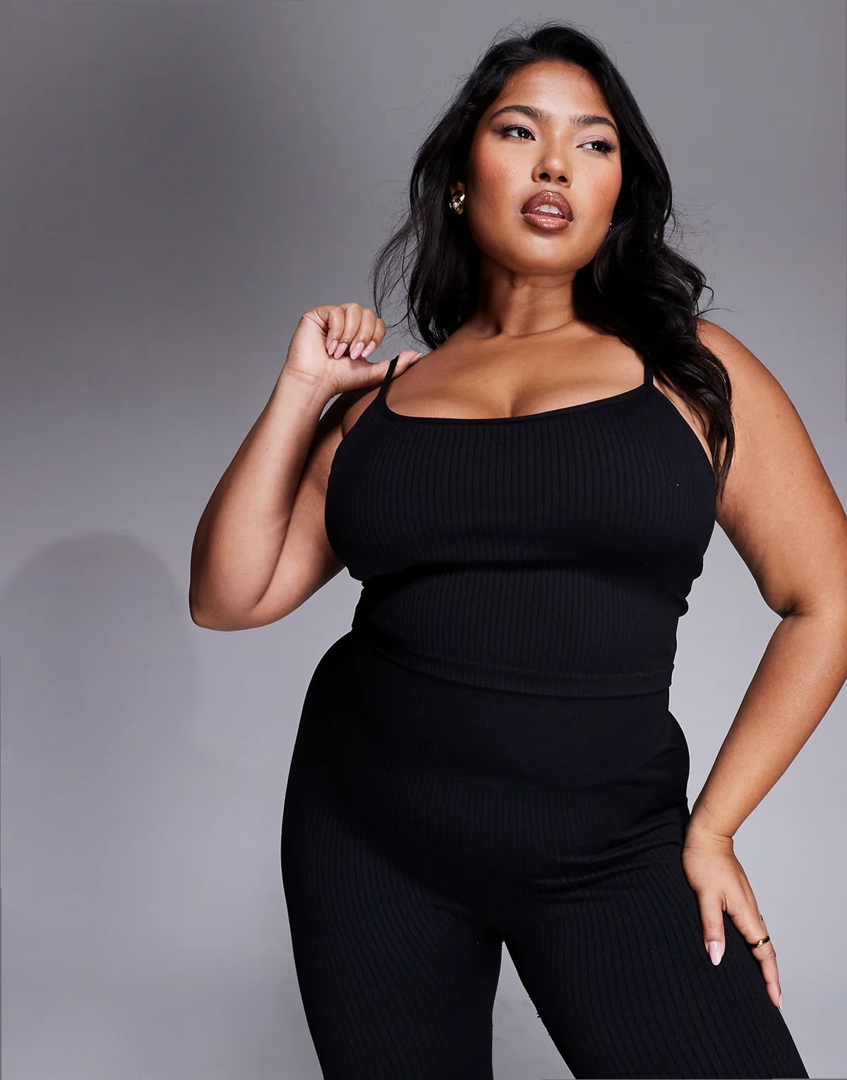 Curve Icon seamless rib knit yoga tank top with shelf bra in black