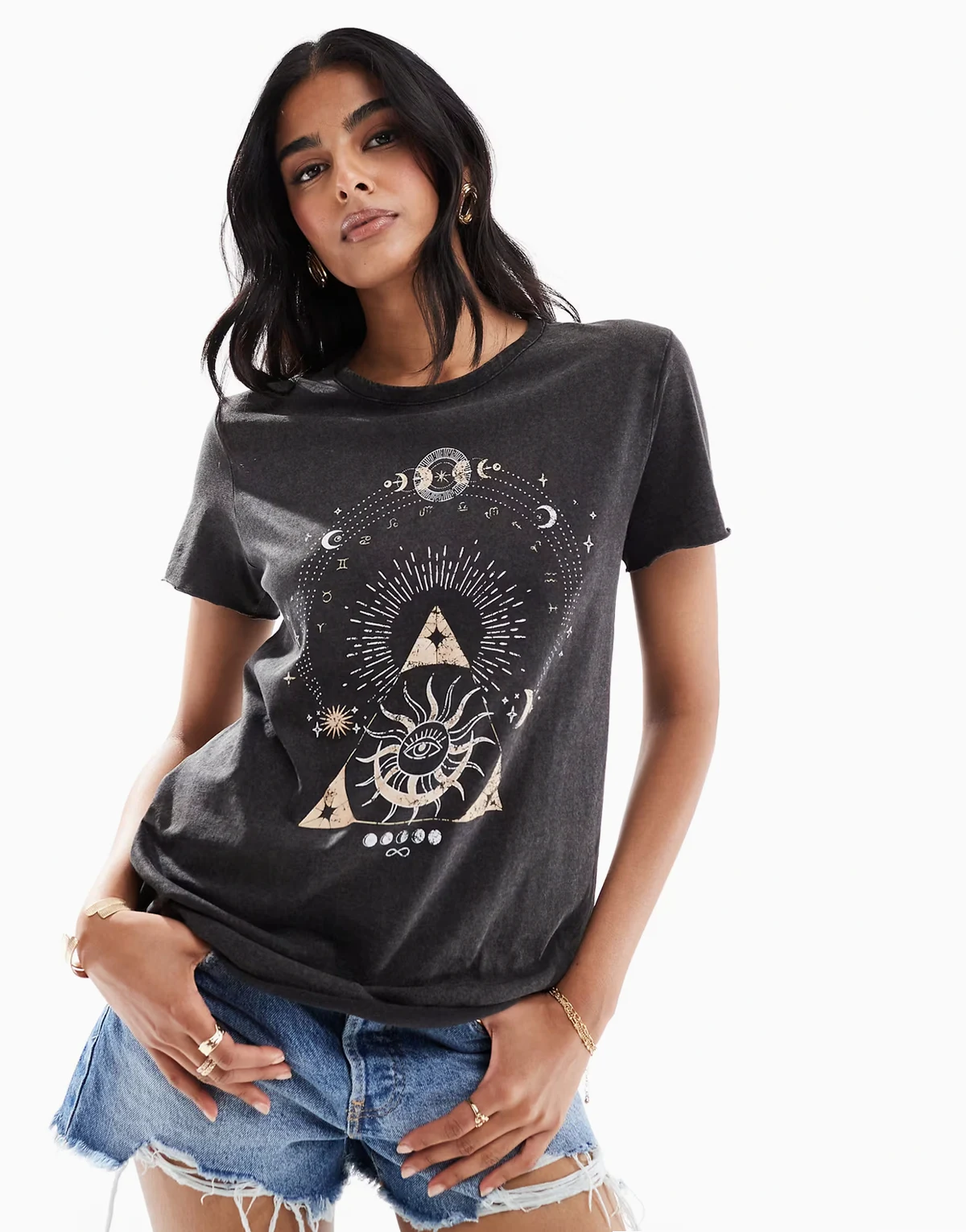– T-Shirt in verwaschenem Schwarz mit Acid-Waschung und Himmelskörper-Print