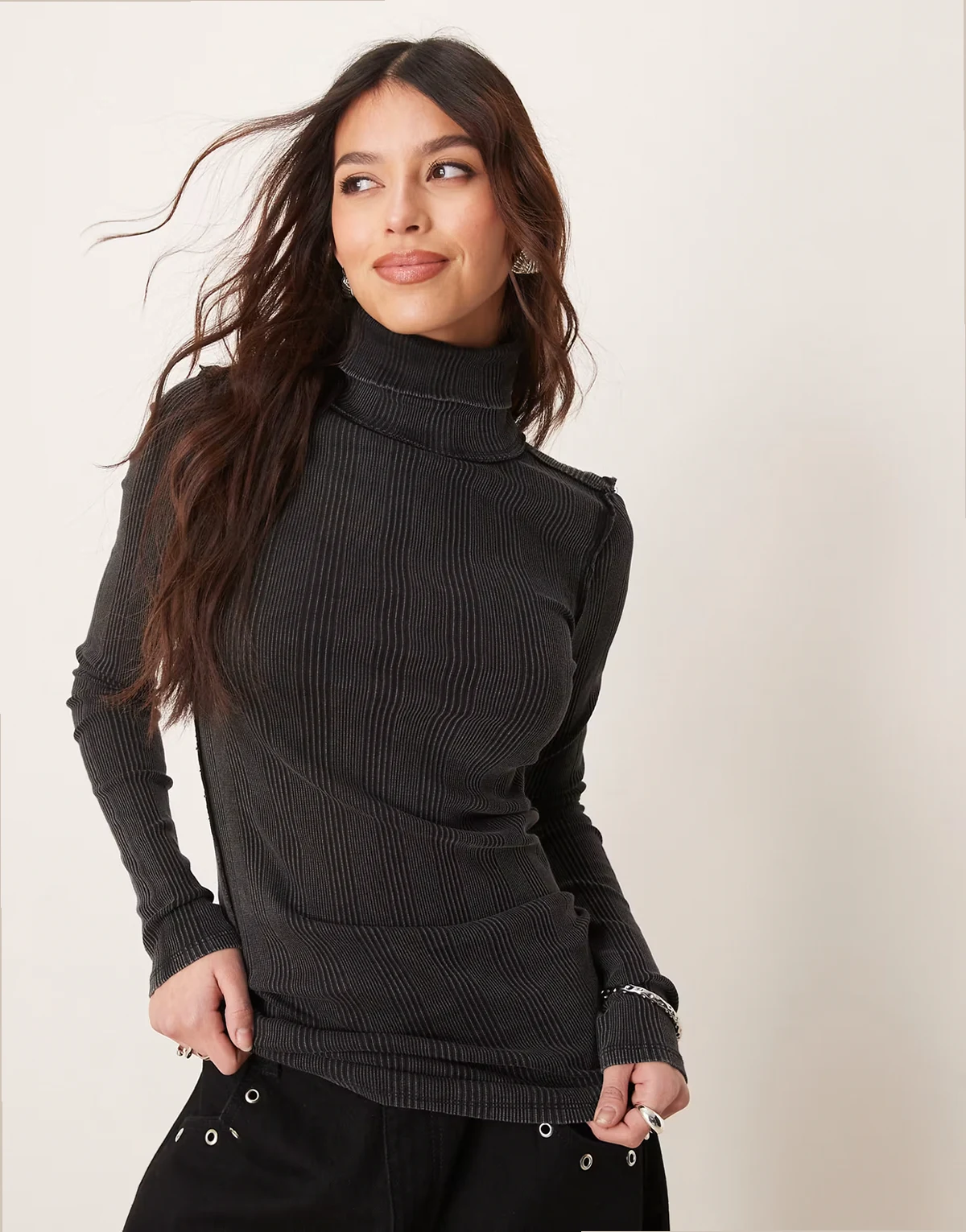 brynn ribbed detail turtleneck in black