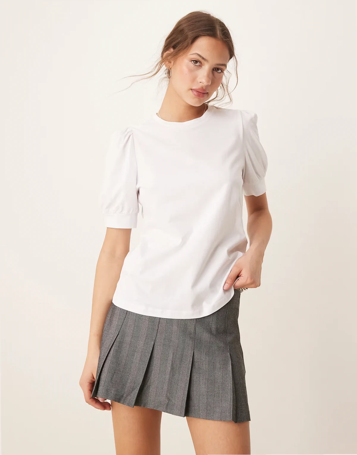 – T-Shirt in Weiß mit Puffärmeln