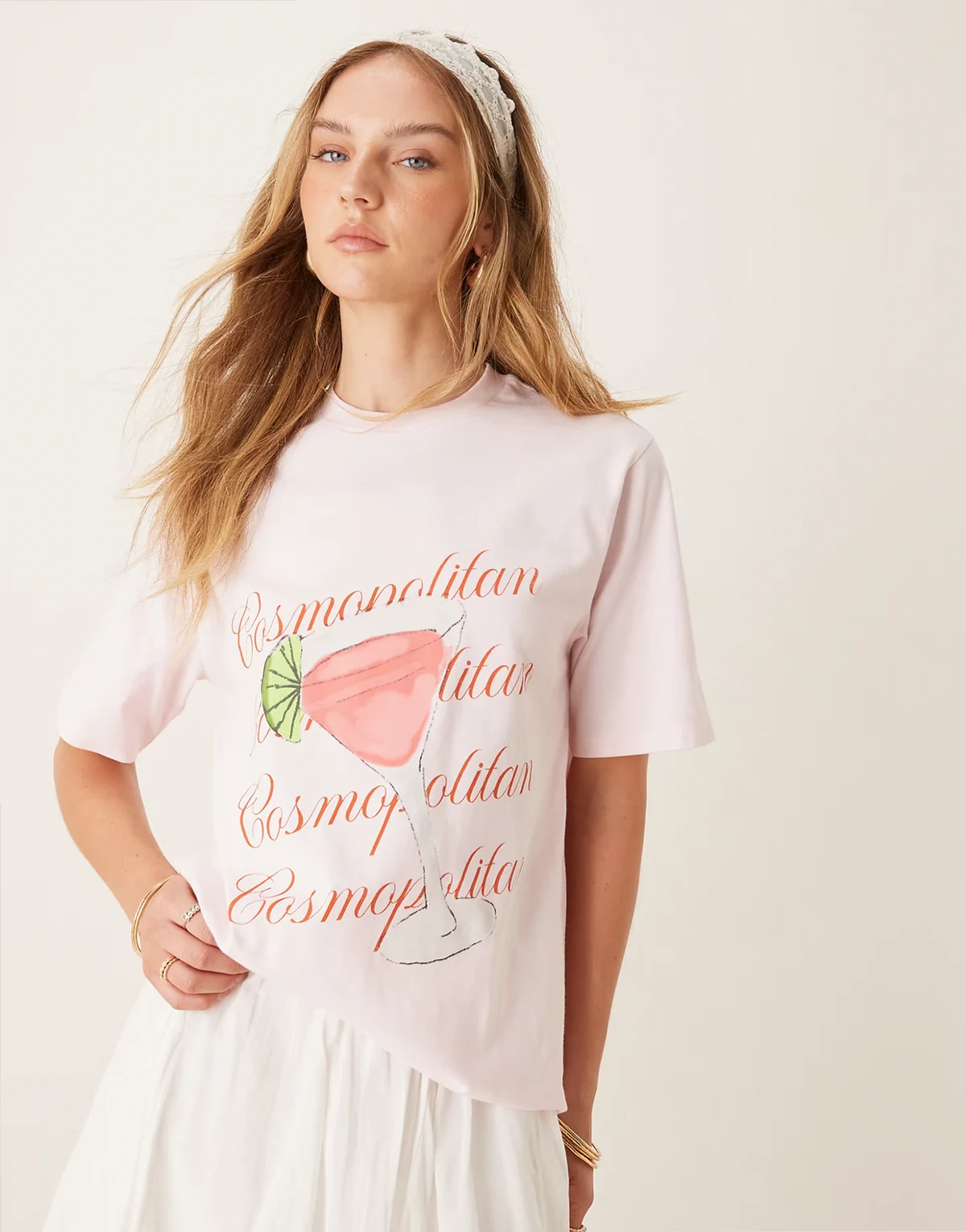 – Koszulka oversize z nadrukiem „Cosmopolitan”