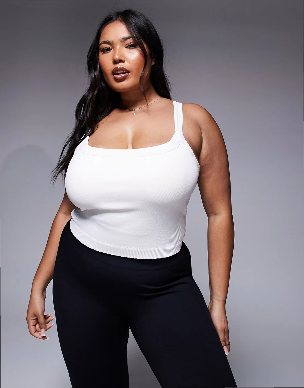 Curve seamless sculpting tank top with shelf bra in parchment
