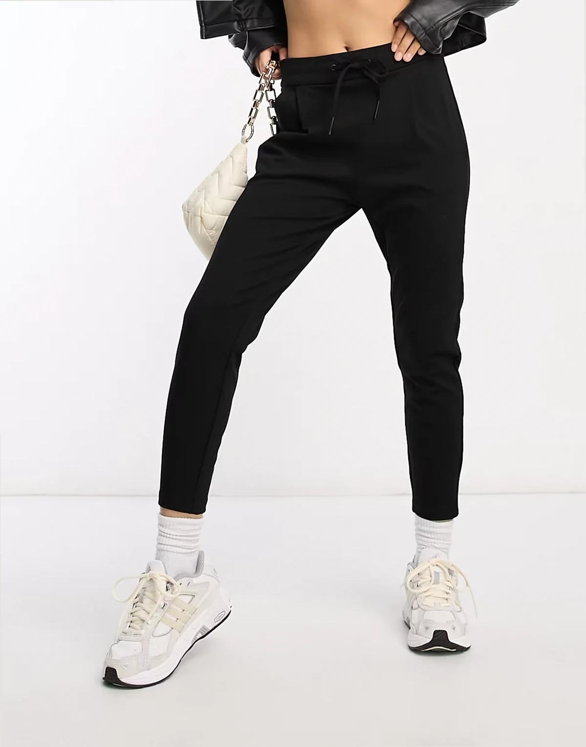 tie waist tapered sweatpants in black