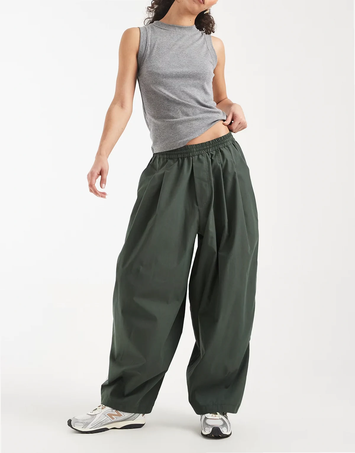 – Hose mit XL-Ballonbein in Khaki