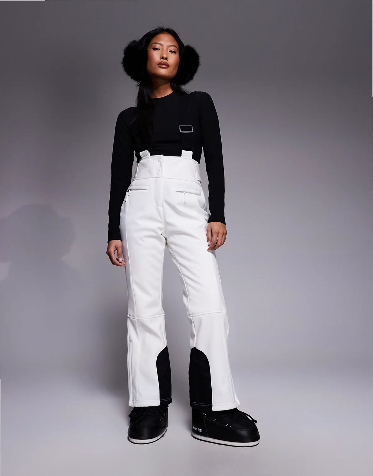 ASOS 4505 Petite Ski – Białe spodnie narciarskie z rozszerzanymi nogawkami z miękkiego wodoodpornego materiału typu softshell