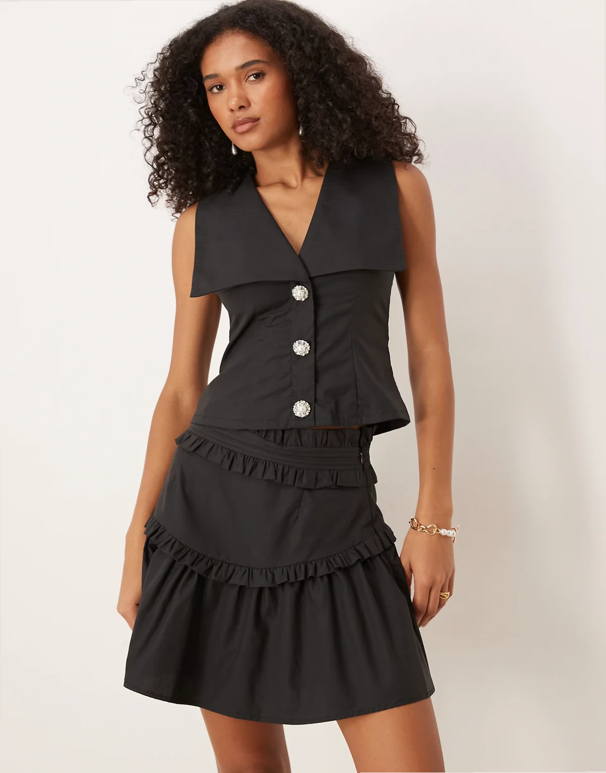 ruffle mini skirt in black