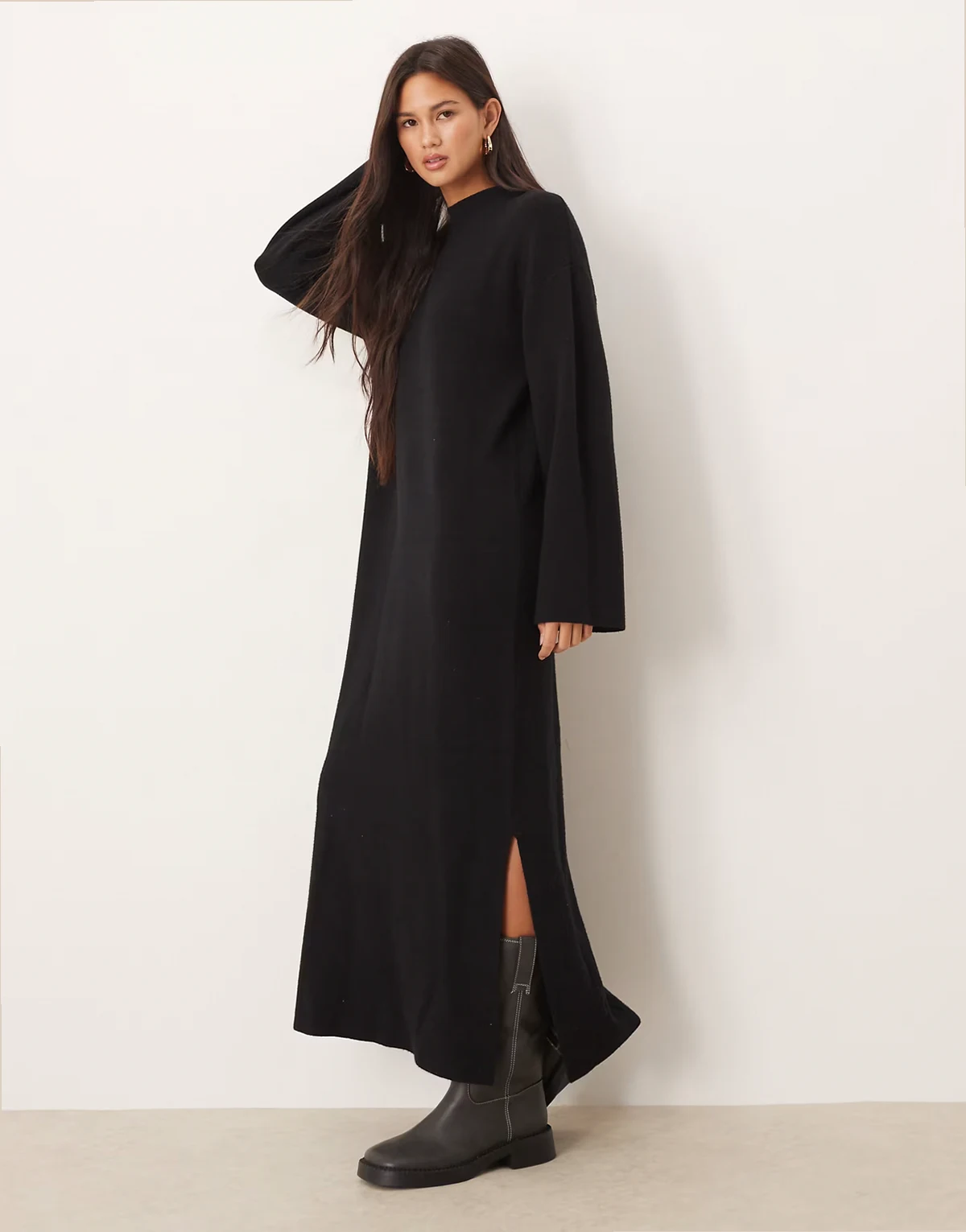 – Maxi-Strickkleid in Schwarz mit Stehkragen