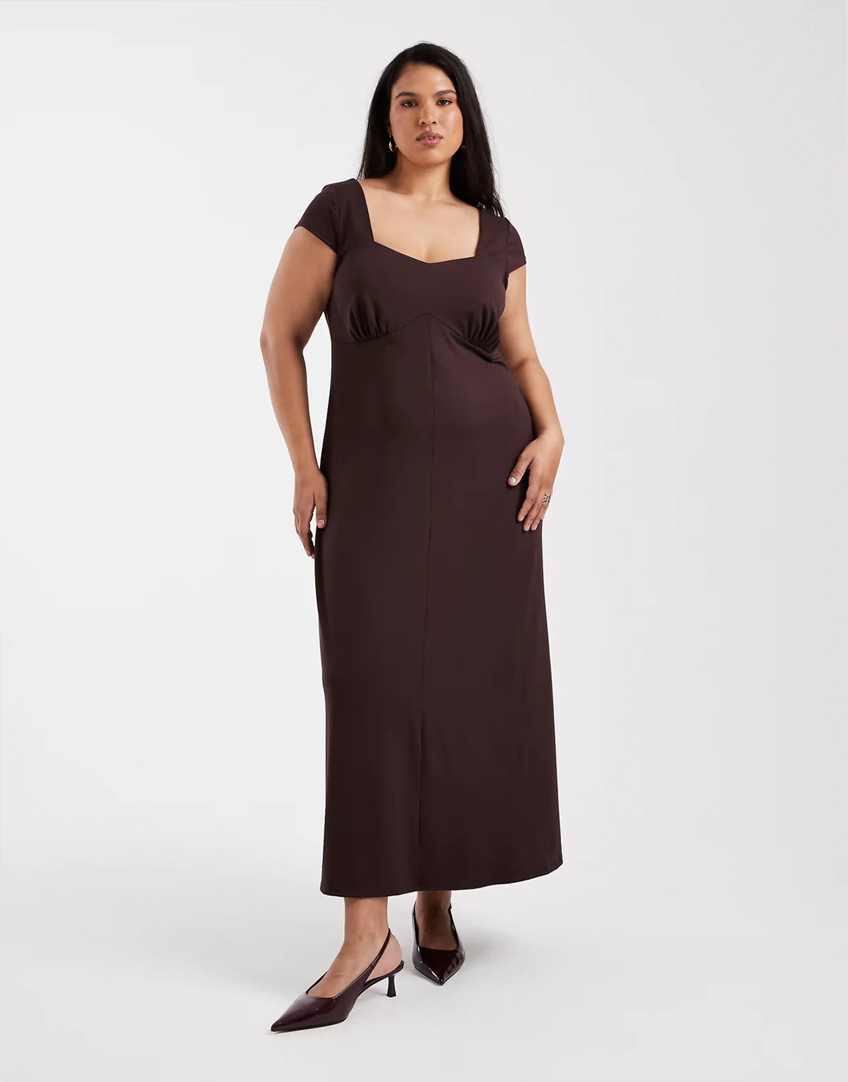 ASOS DESIGN Curve – Czekoladowa sukienka midi z krótkimi rękawkami
