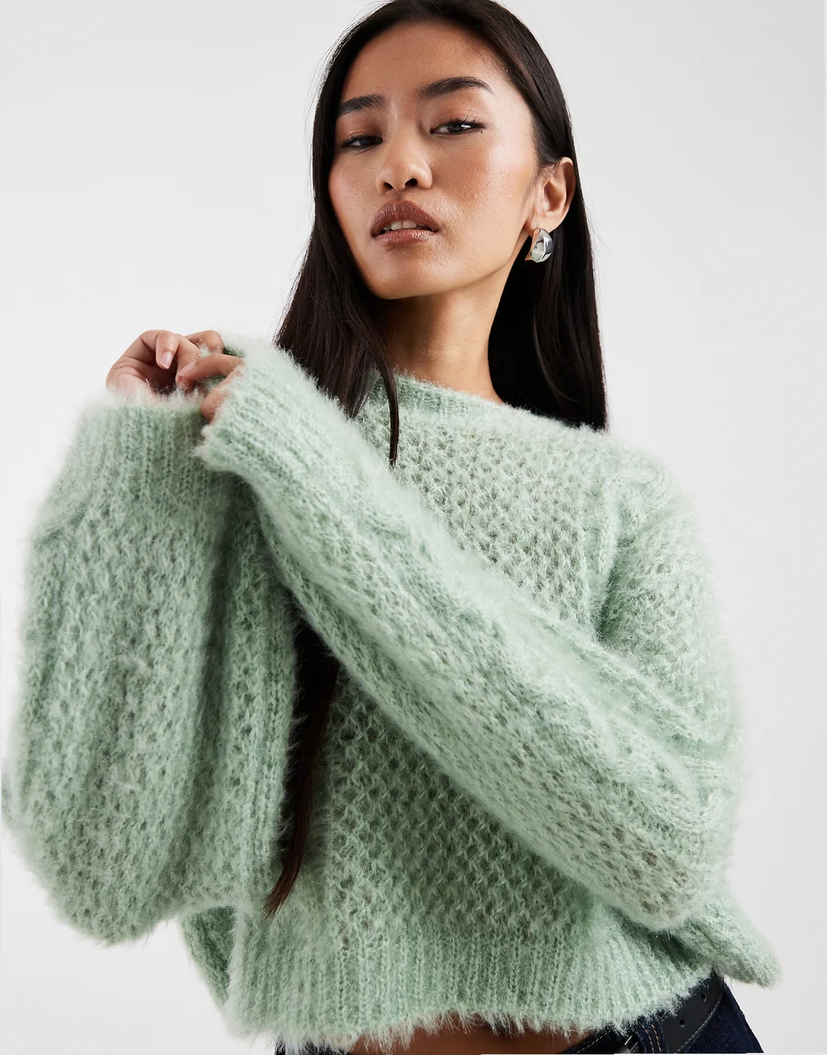 – Grobstrickpullover mit Zopfmuster in Grün