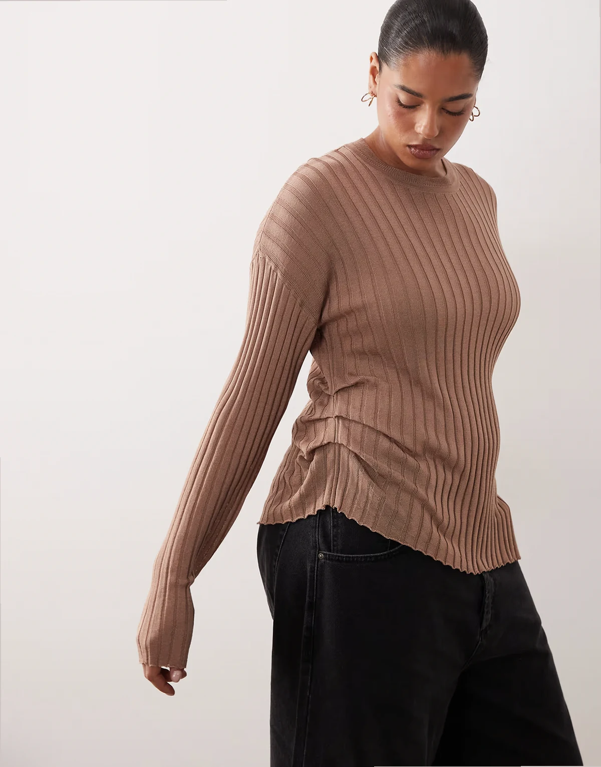 Curve fine rib long sleeve knit top in mocha