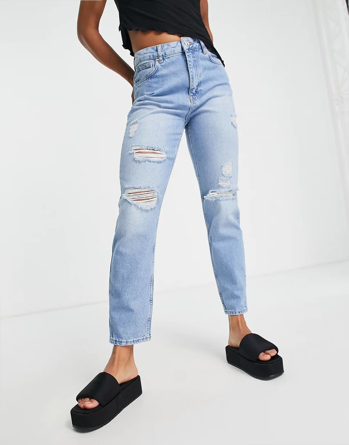 – Isabel – Mom-Jeans in Hellblau mit hohem Bund und Zierrissen