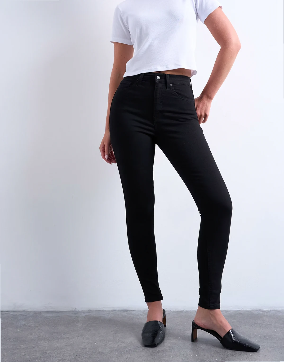 – Jamie – Skinny-Jeans in Schwarz mit hohem Bund