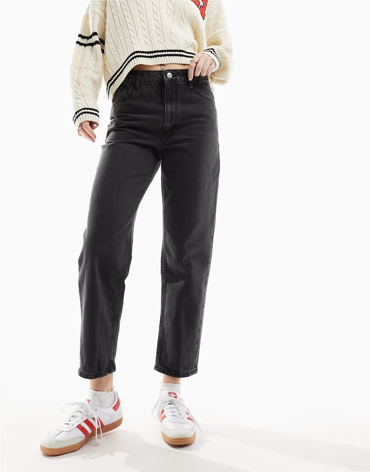 – Mom-Jeans in Schwarz