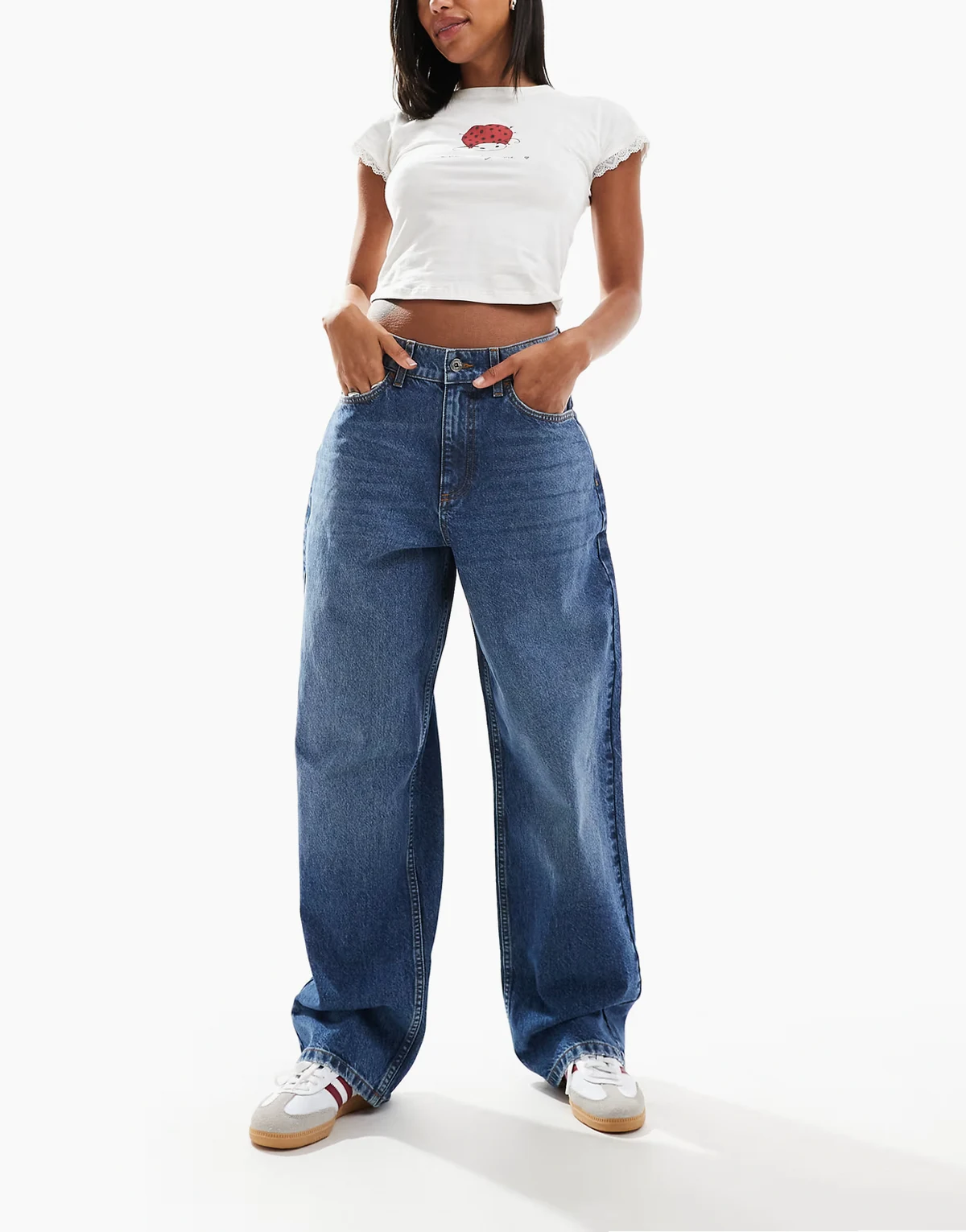 – X001 – Sehr weite Jeans in mittlerer Waschung