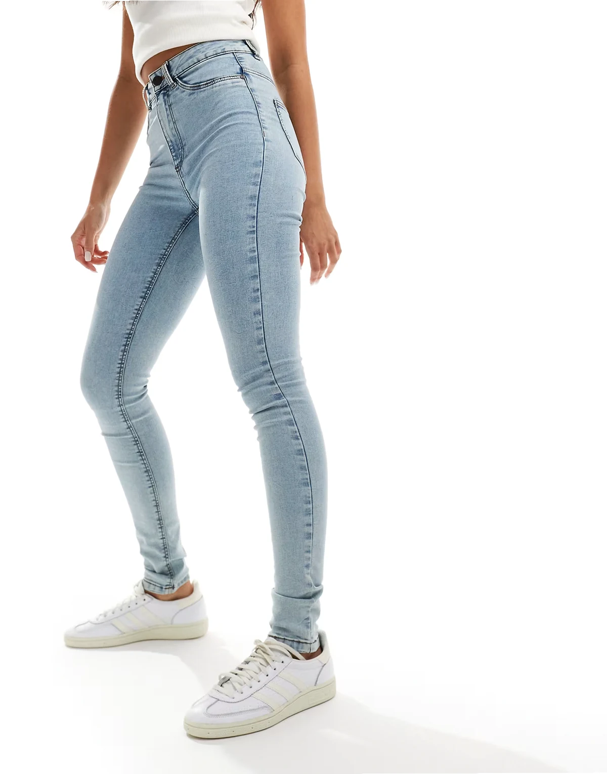 – Callie – Jeans mit engem Schnitt und hohem Bund in hellblauer Acid-Waschung