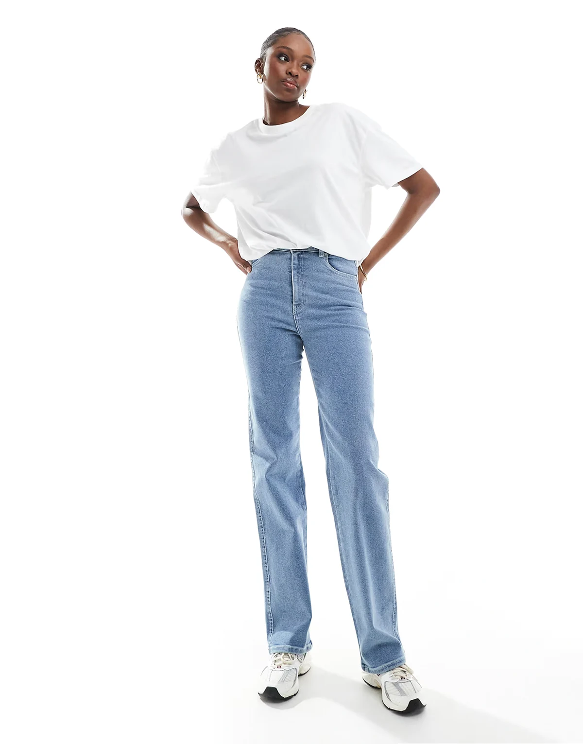 – Moxy – Jasnoniebieskie jeansy z prostymi nogawkami