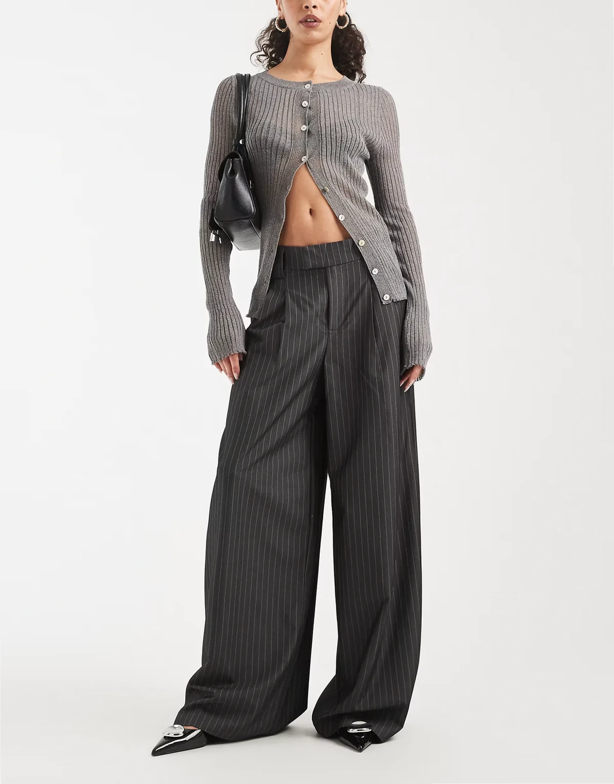 – Elegante Hose in Dunkelgrau mit Nadelstreifen und weitem Bein