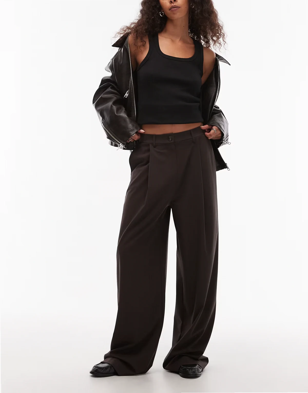 – Elegante Dad-Hose in Schokobraun mit weitem Bein