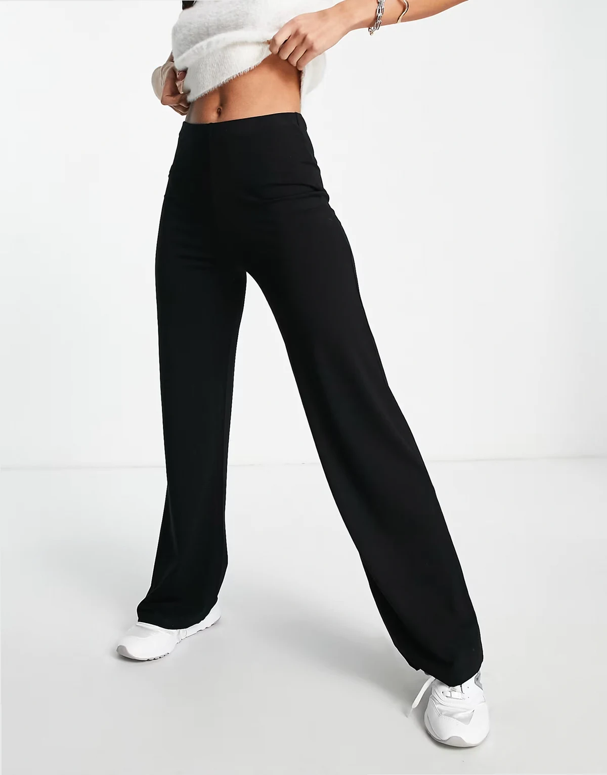 – Basic-Hose aus Jersey in Schwarz mit weitem Bein