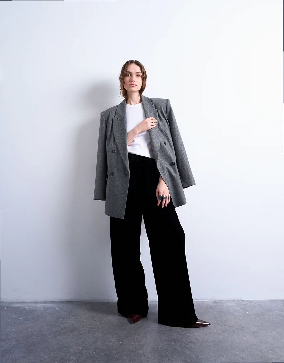 velvet tie waist sweatpants in black
