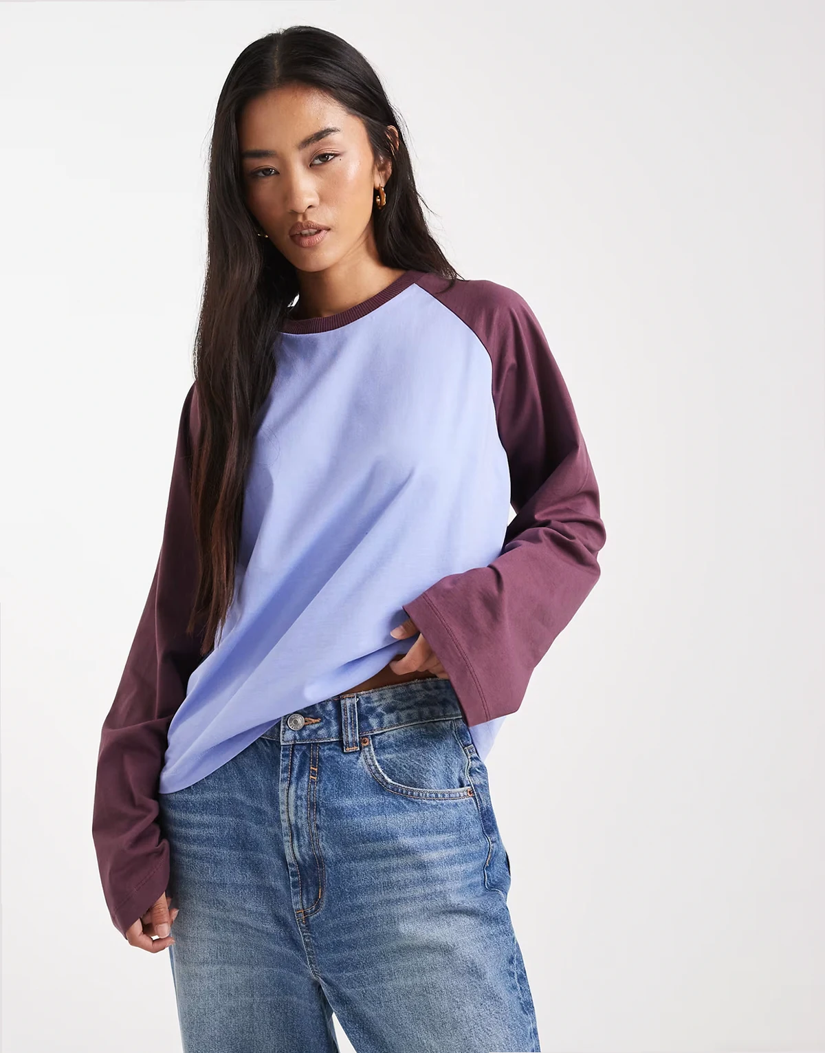 – Raglan-T-Shirt in Blau und Schokobraun mit Oversize-Schnitt
