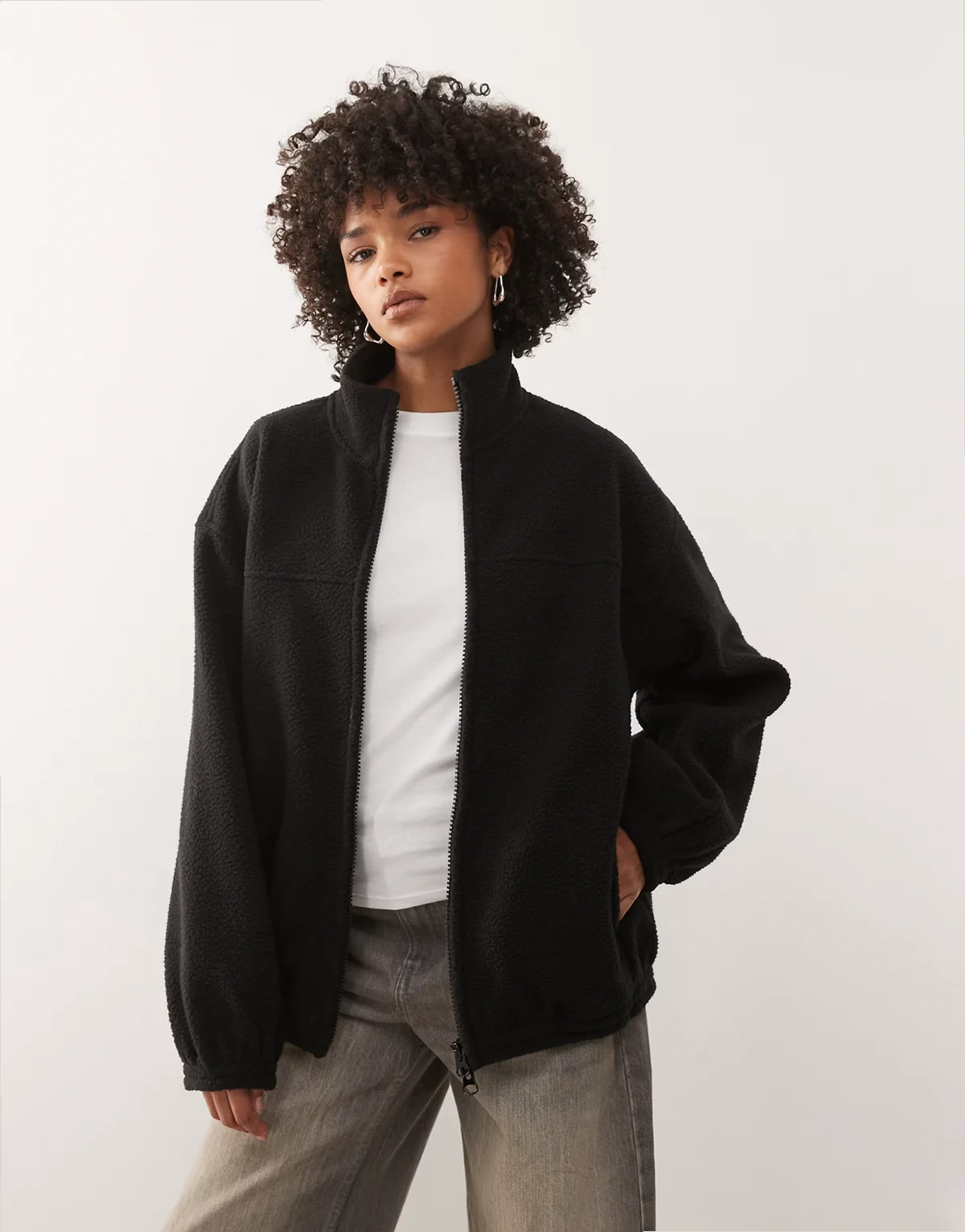 – Oversize-Jacke aus Teddyfleece in Schwarz mit Reißverschluss